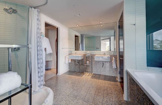 Tower Loft Suite King