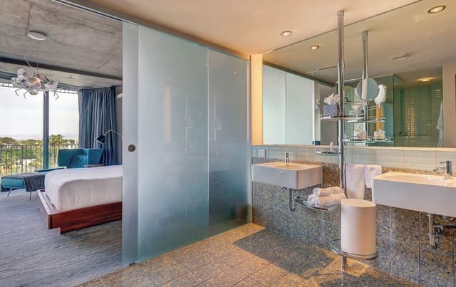 Tower Suite King