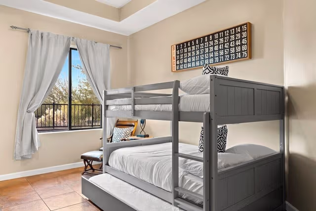 House (4 Bedrooms)