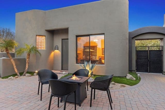 House (4 Bedrooms)