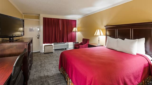 Standard Room, 1 Queen Bed, Accessible, Bathtub