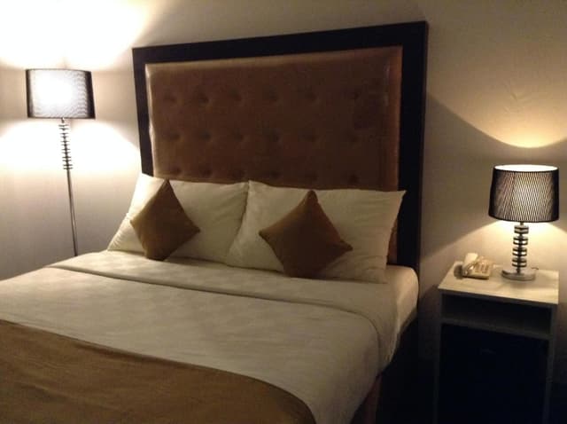 Classic Queen Room