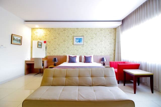 Deluxe Suite