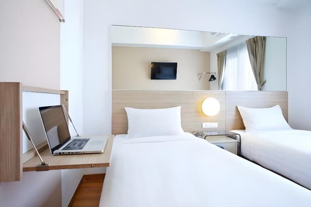Twin Rooms