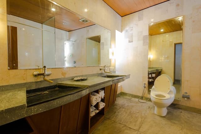 Suite, Sea View