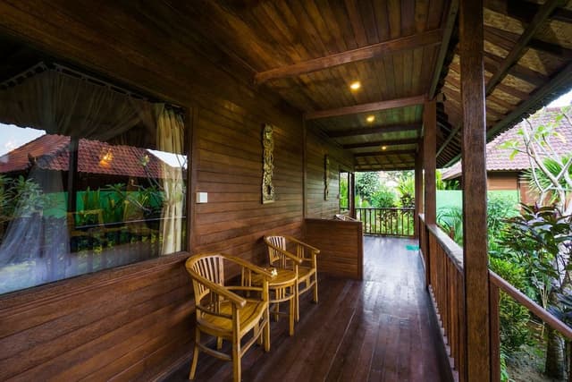 Bungalow, Garden View