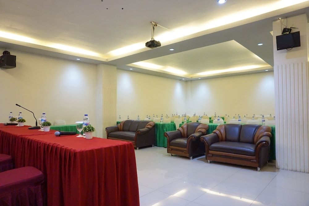 Mangga Dua Hotel Makassar2