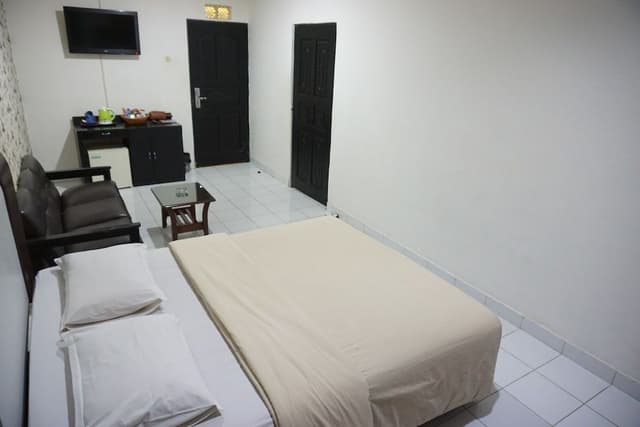 Family Double Room Single Use, 2 Queen Beds