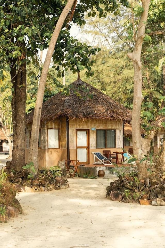 Bungalow, Garden View