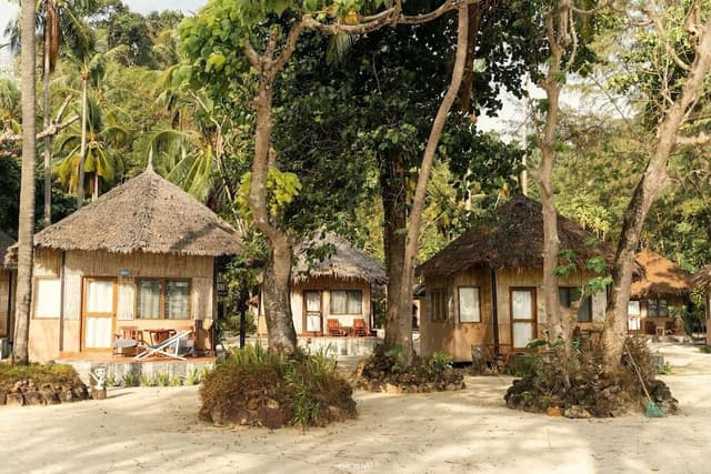 Bungalow, Garden View