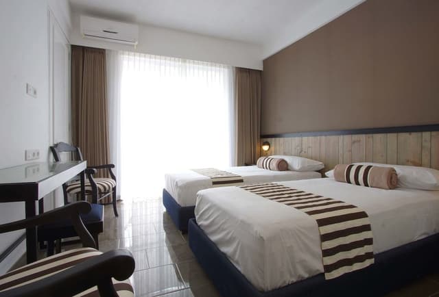 Deluxe Room, Balcony