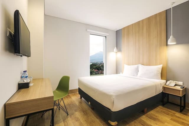 Superior Double Room, 1 Queen Bed, Non Smoking, City View