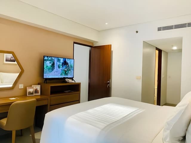 Suite, 2 Bedrooms, Pool View