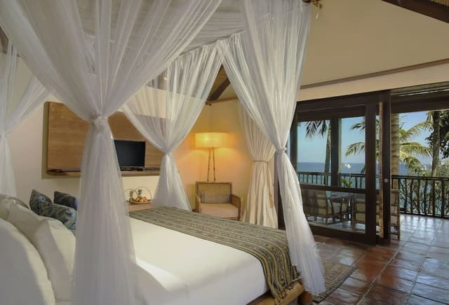 Ananda Segara Oceanfront Suite