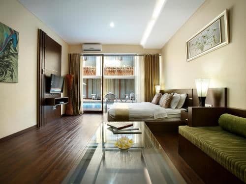 Deluxe Pool Suite