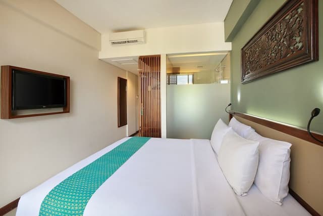 Deluxe Room, Pool Access