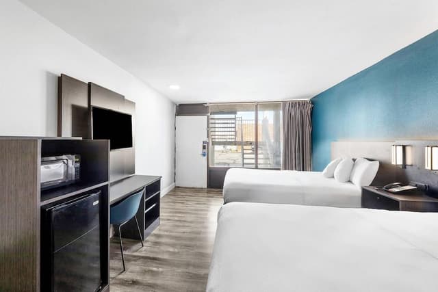 Standard Room, 2 Queen Beds, Smoking