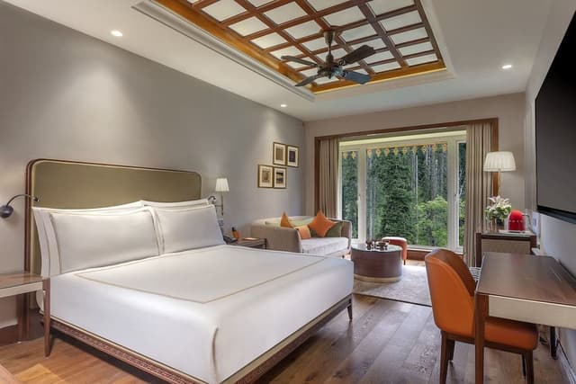 Premier Room, 1 King Bed