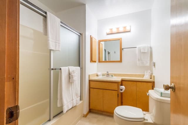 Room, 2 Bedrooms