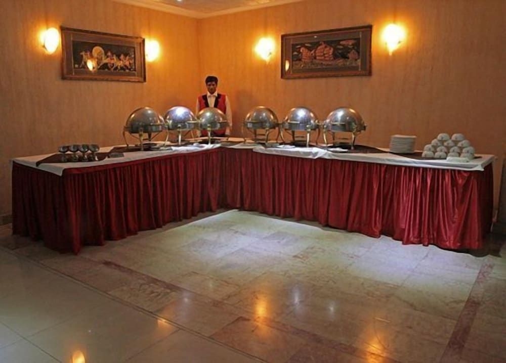 โรงแรมเดอะเรซิเดนซี่ (The Residency Hotel)2