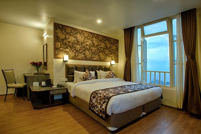 Deluxe Double Room, 1 King Bed, Mountain View