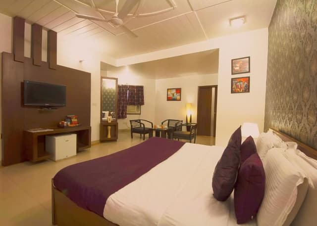 Classic Double Room
