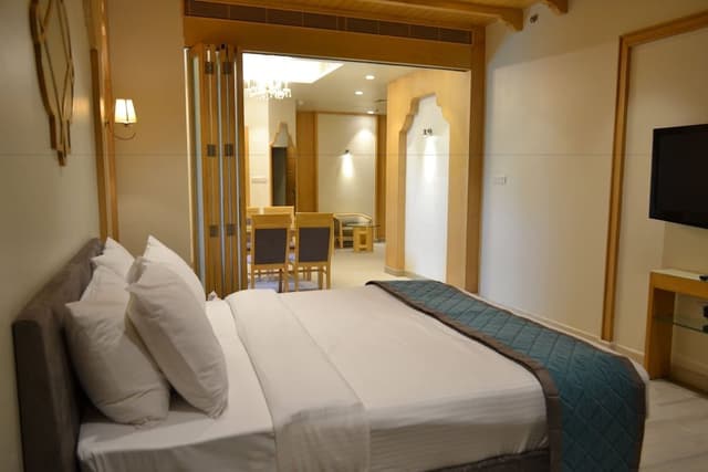 Hazel Suite