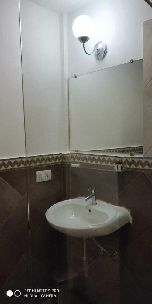 Deluxe Room (AC )