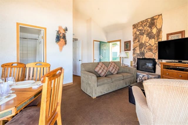 Condo, 2 Bedrooms (Lake Front, Non-AC)