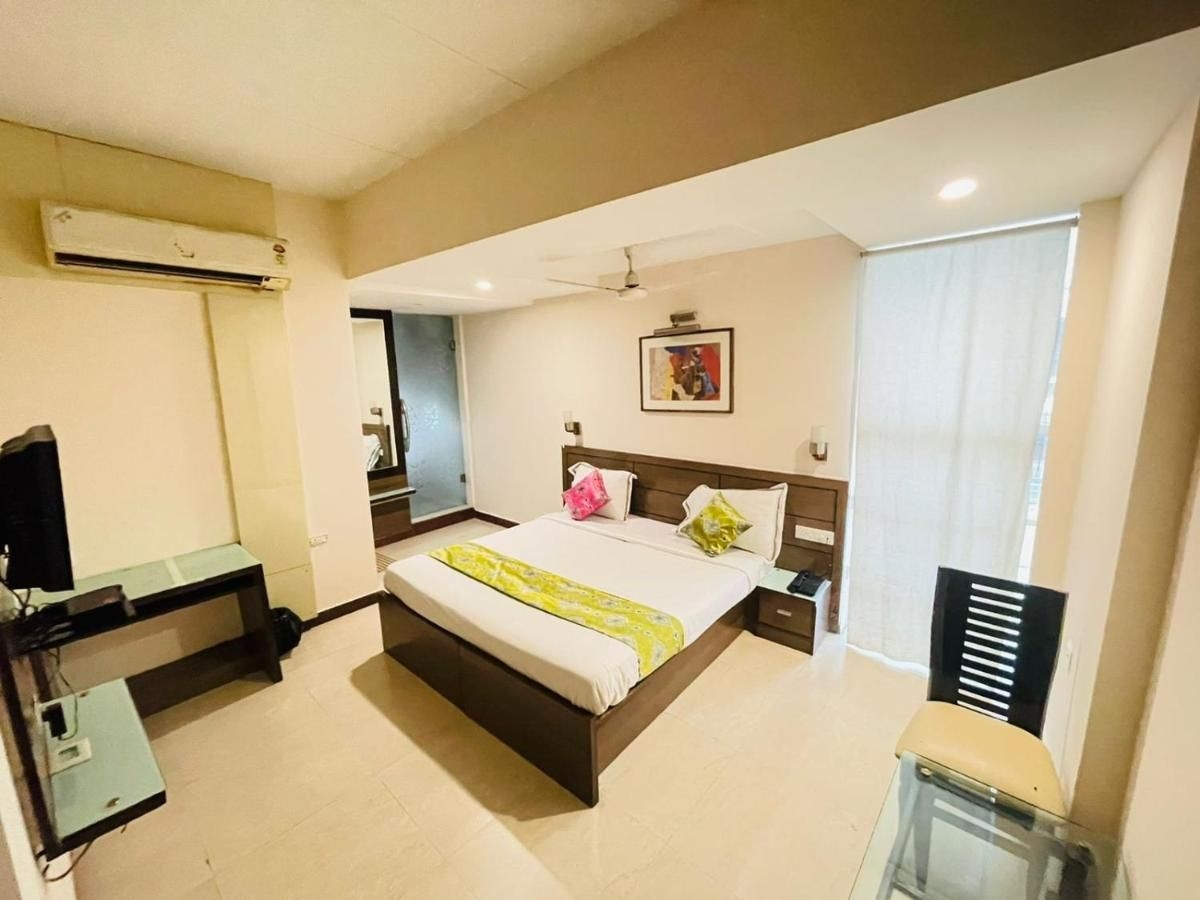 Hotel Crystal Retreat4