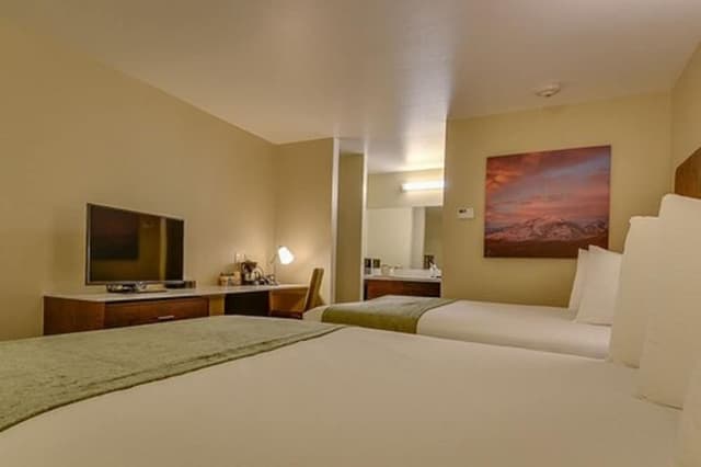 Deluxe Room, 2 Queen Beds
