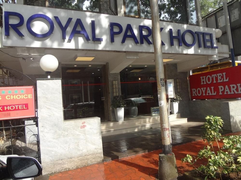 Royal Park Hotel0