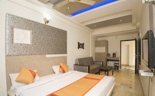 Royal Room