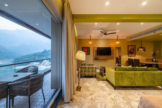 Executive Studio Suite