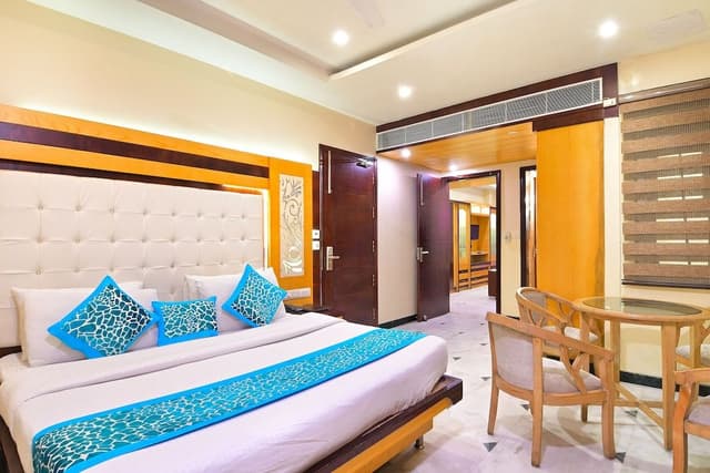 Suite Room with City View