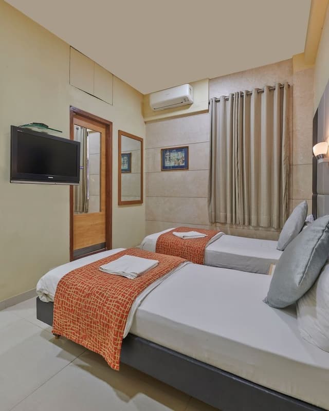 Standard Twin Room