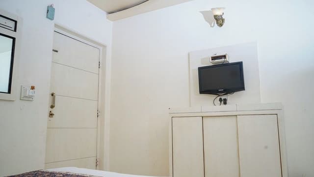 Super Deluxe AC