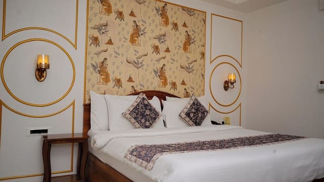 Royal Room