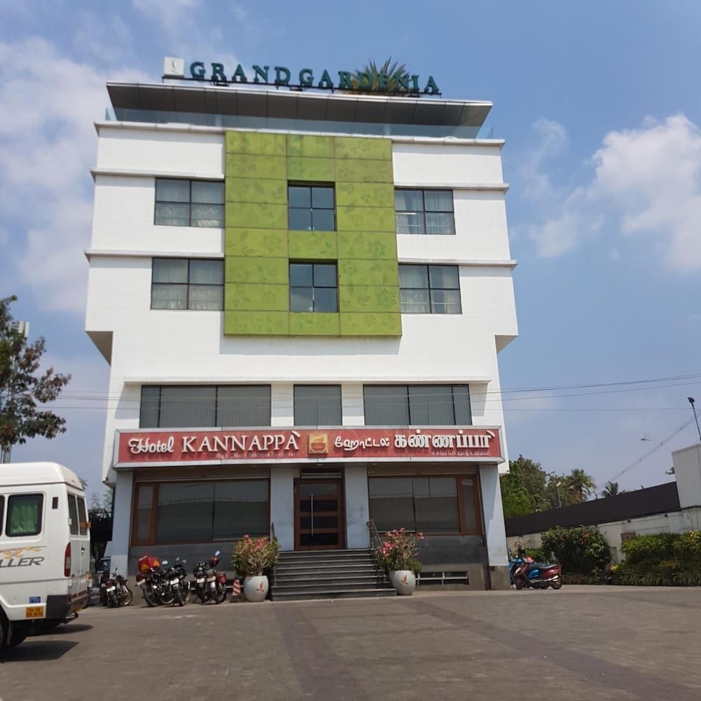 โรงแรมแกรนด์ การ์เดนเนีย (Grand Gardenia)0