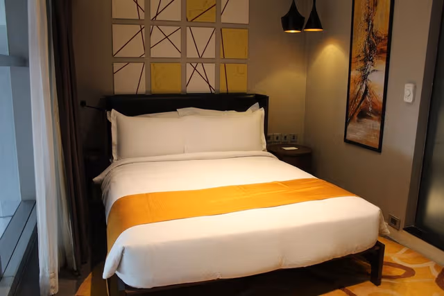 Standard Room, 1 Queen Bed (Domestic Wing A)