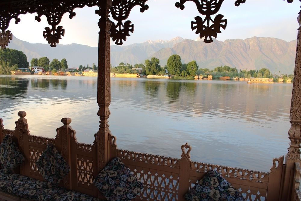 Wangnoo Houseboats0