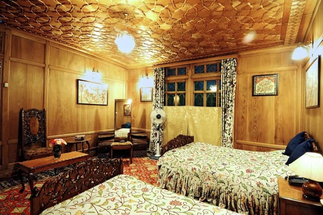 Honeymoon Room, 1 King Bed