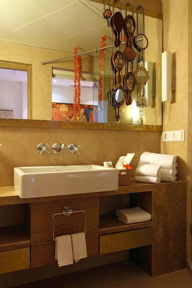 Rajas Room