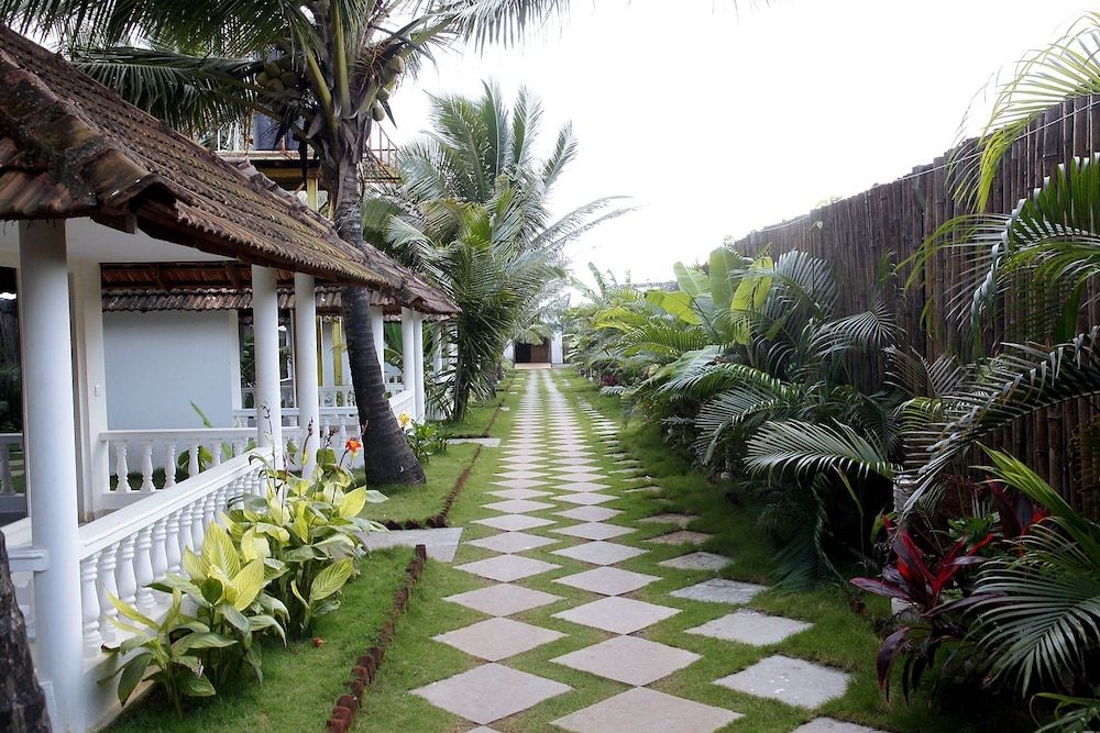 Morjim Holiday Beach Resort0