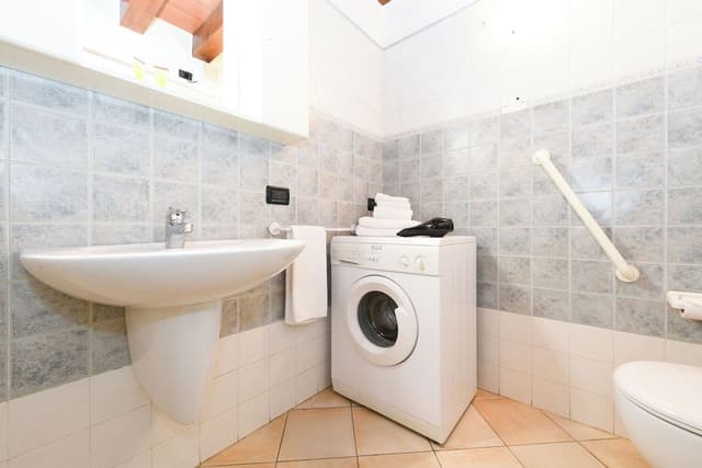Classic Condo, 1 Bedroom, Private Bathroom, Annex Building