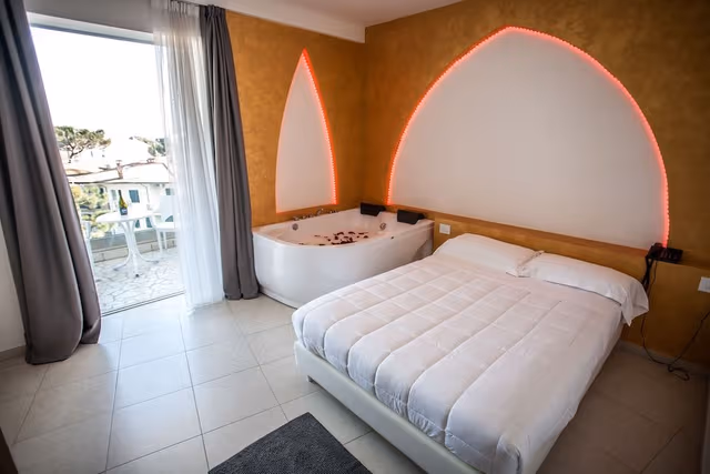 Double Room, Jetted Tub (Emotion)