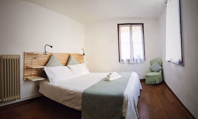 Single Room with Shared Bathroom