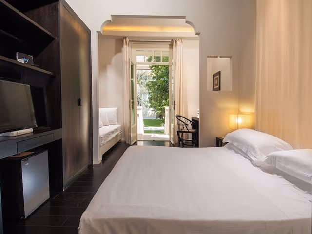Superior Double Room Single Use, Garden View