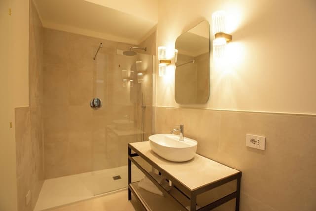 Double Room (King)