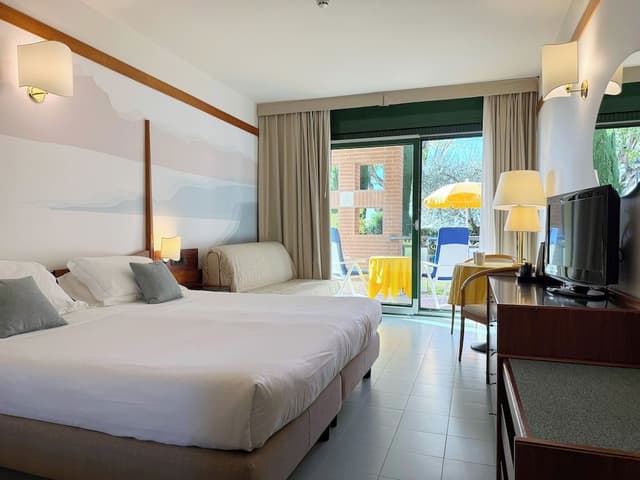 Junior Suite Multiple beds, Balcony , Lakeside, Bellevue building